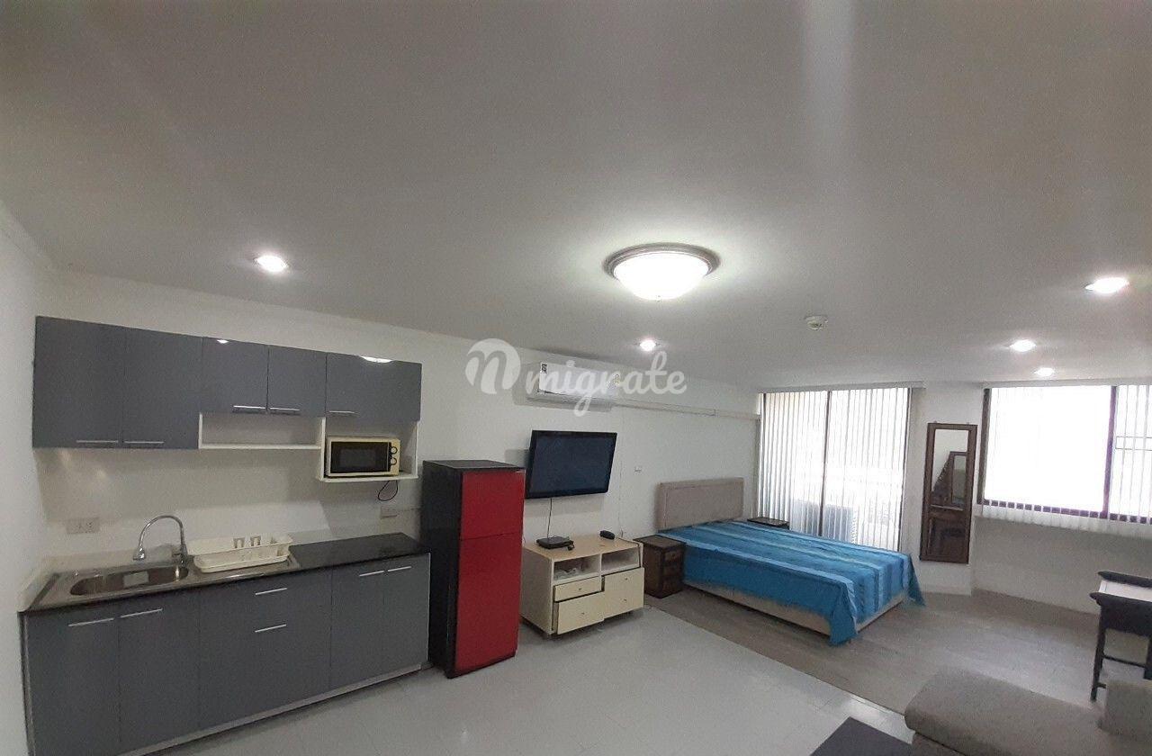Студия Кондо на продажу в Supalai Place (Supalai Place)