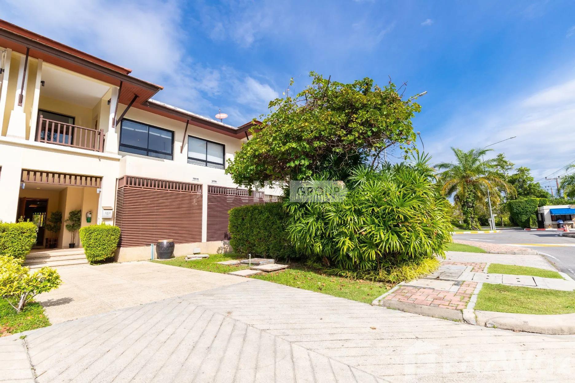 Laguna Village Townhome
