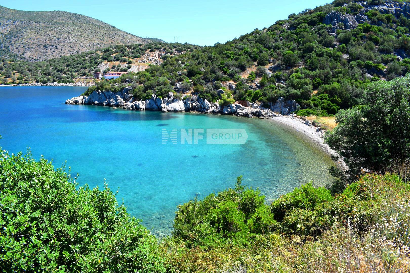 Роскошный участок с частным пляжем на Пелопоннесе в Греции