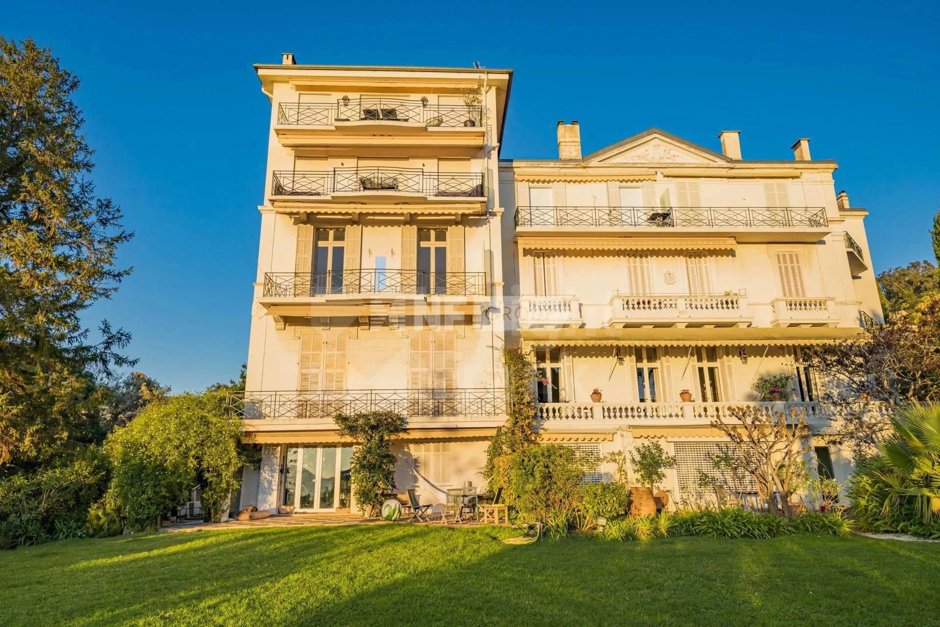 Апартаменты с видом на море в Каннах (Ref. 8611)