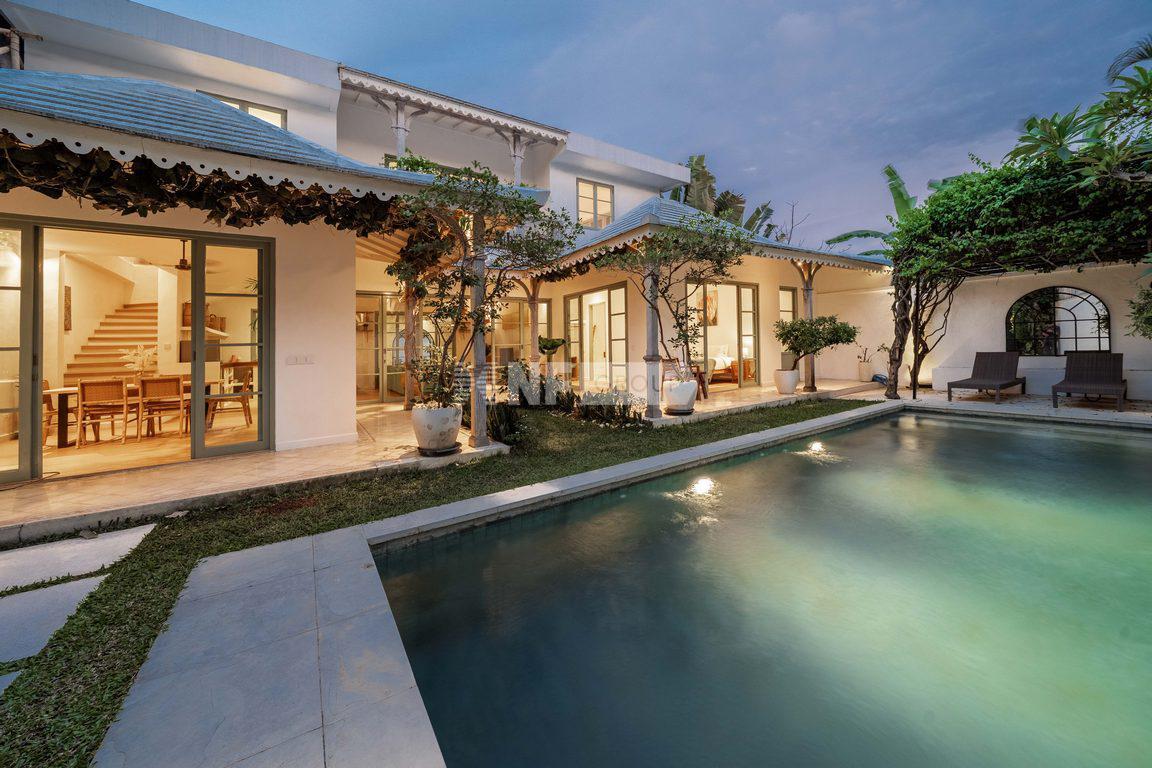 Charming Tropical Villa with Private Pool in Berawa, Canggu