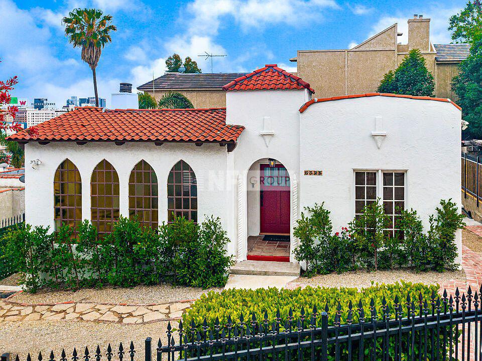 Историческая резиденция в Голливуде (6526 Cerritos Pl, Los Angeles, CA 90068)