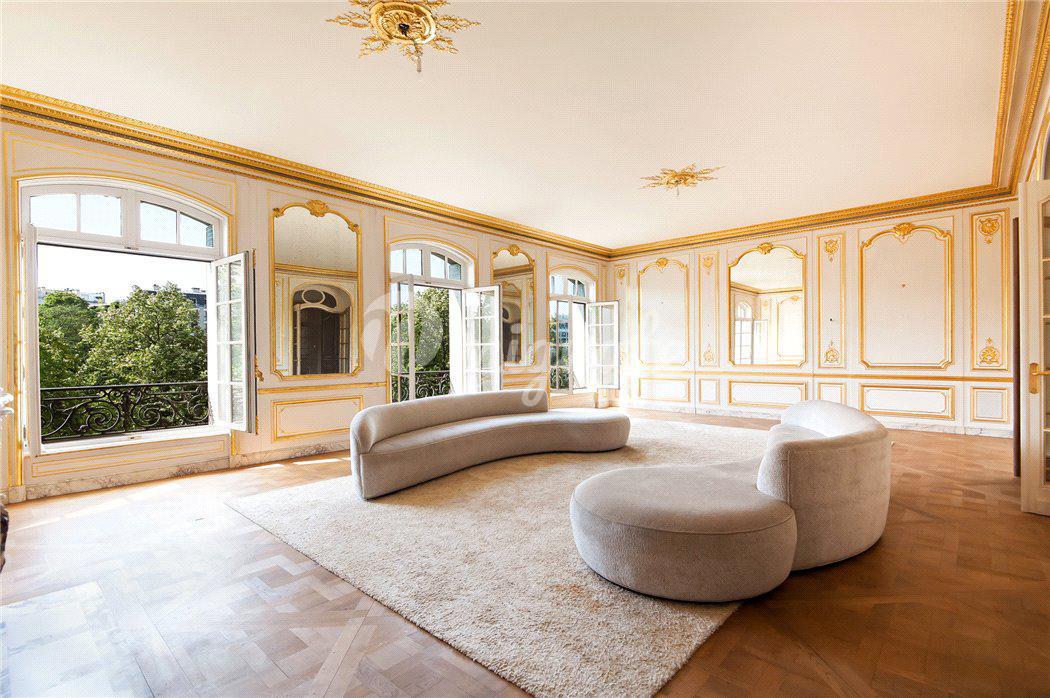 Роскошные апартаменты в 16 округе в Париже