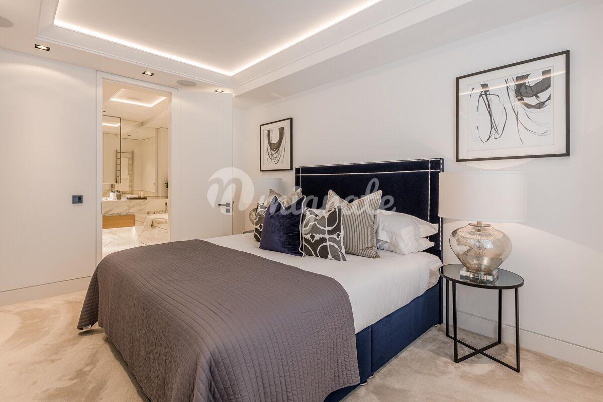 Квартира в Apartment 2, 19 Bolsover Street, London, W1W