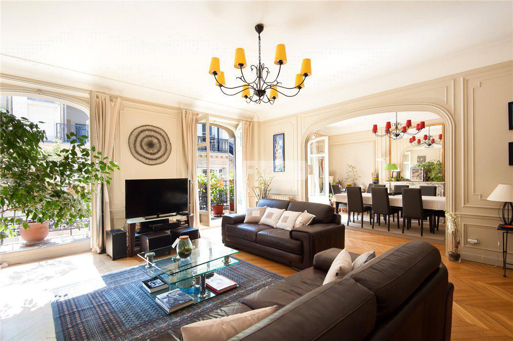 Прекрасные апартаменты в 16-ом округе в Париже