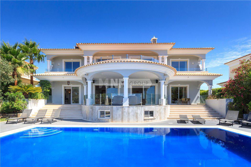 Вилла на курорте Вале-де-Лобо