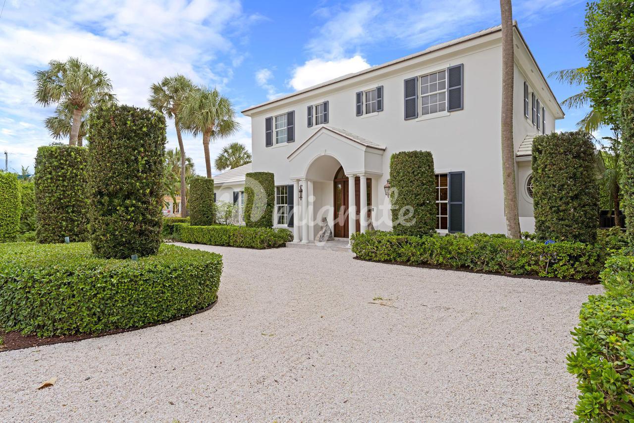 Вилла в 745 N Lake Way - Palm Beach, Florida