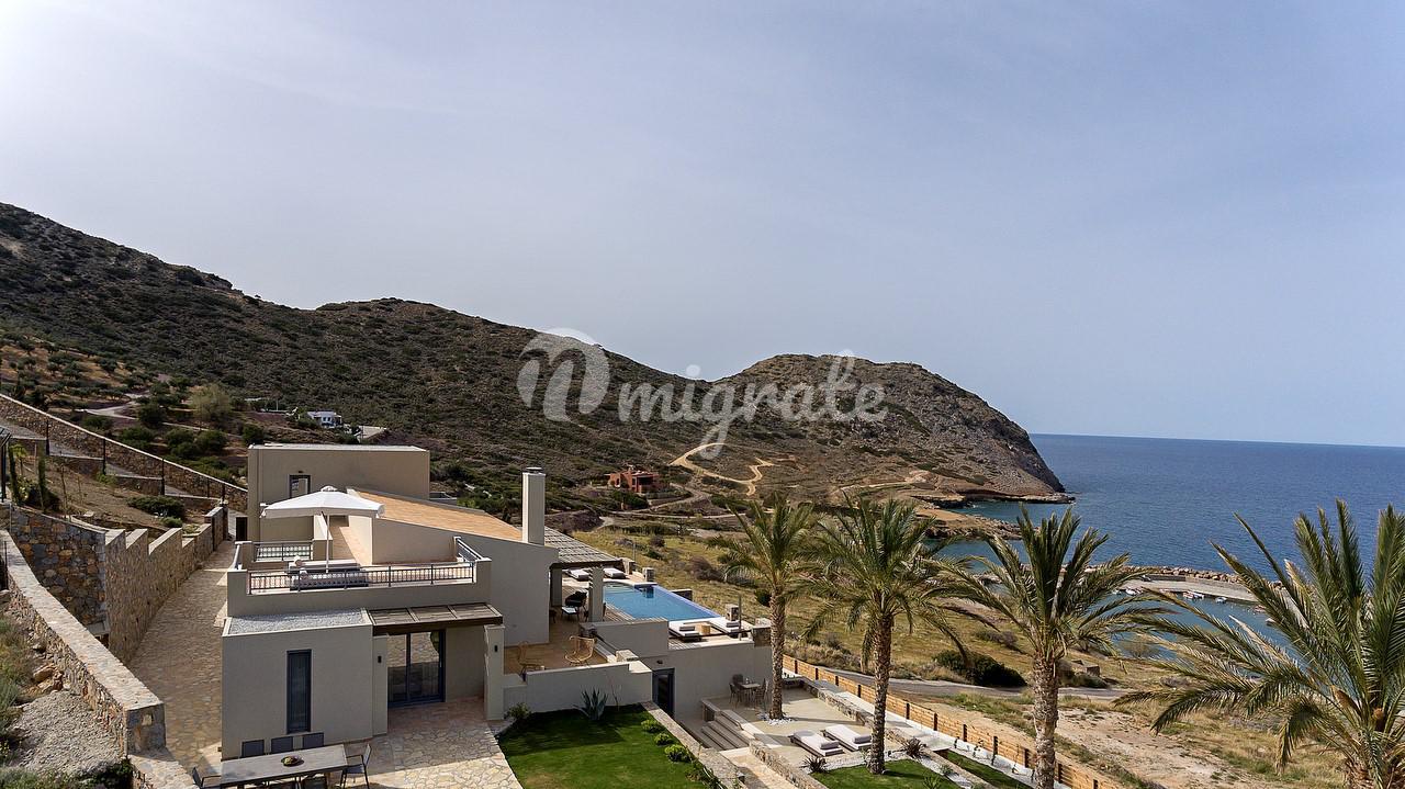 Роскошный дом с теннисным кортом на острове Крит в Греции