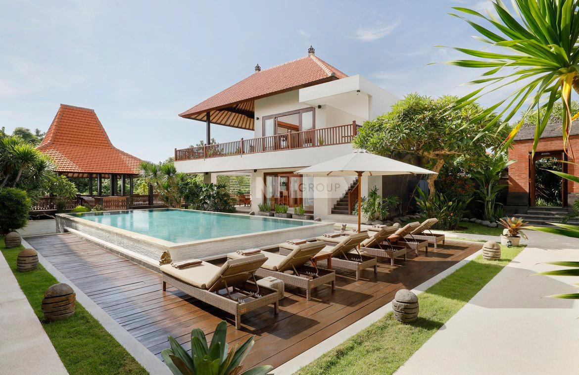 Large 6-bedroom family home in the heart of Canggu