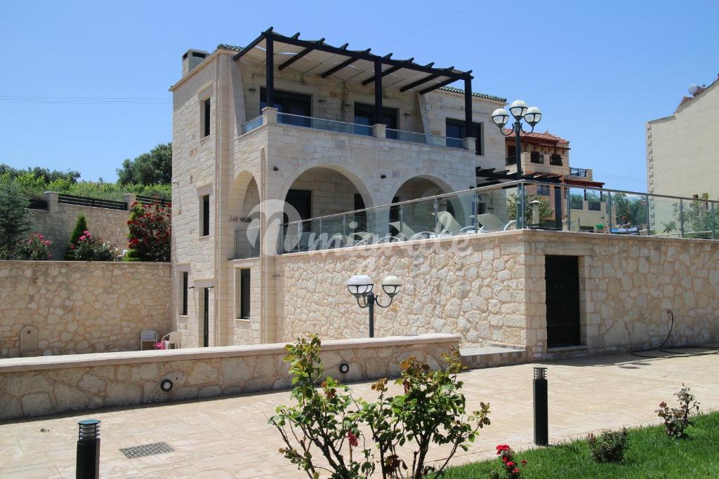 Вилла с видом на море на о. Крит