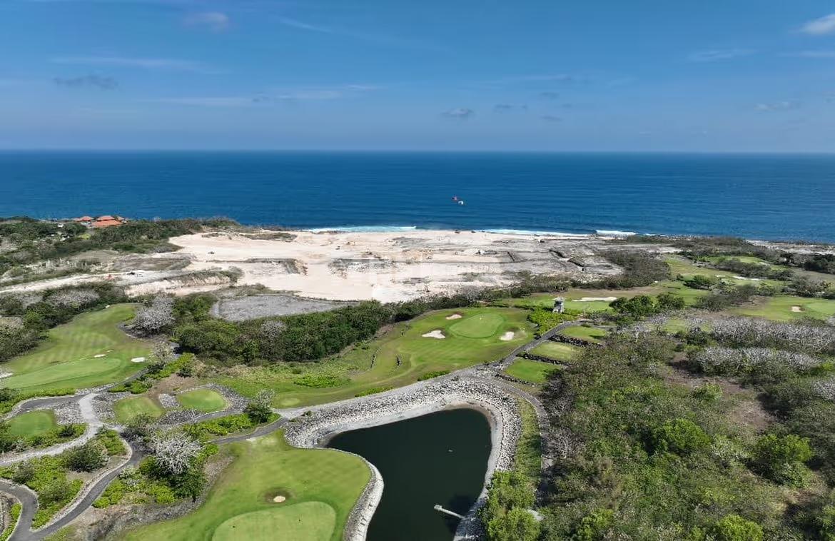 Exclusive cliff-top land with panoramic ocean views in Kutuh