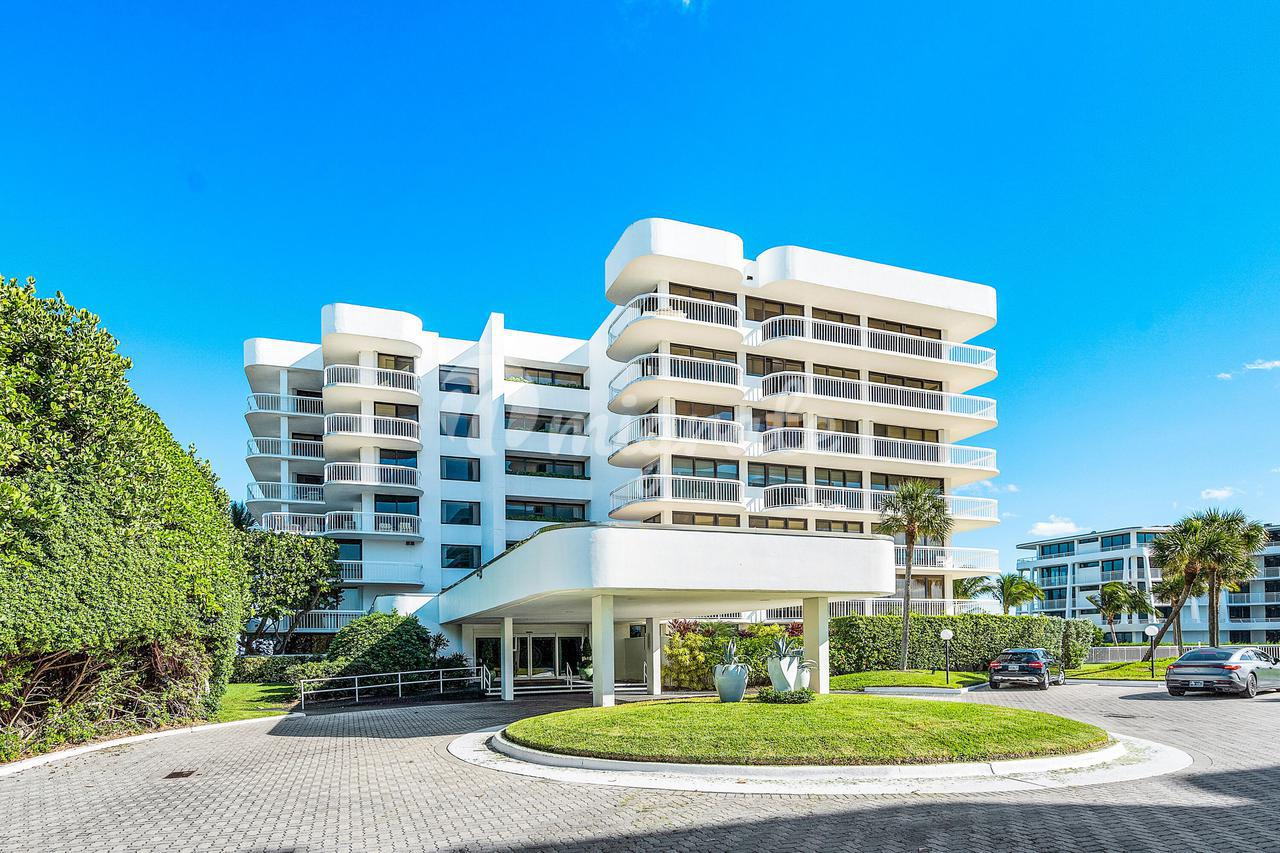 Кондоминиум в 2580 S Ocean Boulevard, 1c1 - Palm Beach, Florida