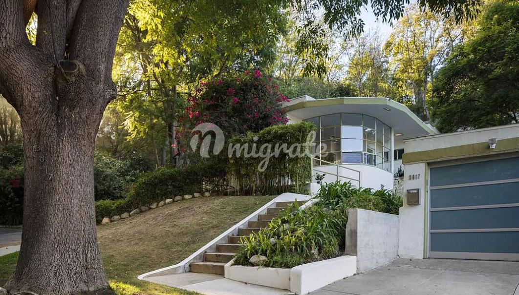 Роскошная резиденция в Лос-Анджелесе (MLS#: 22-205849)