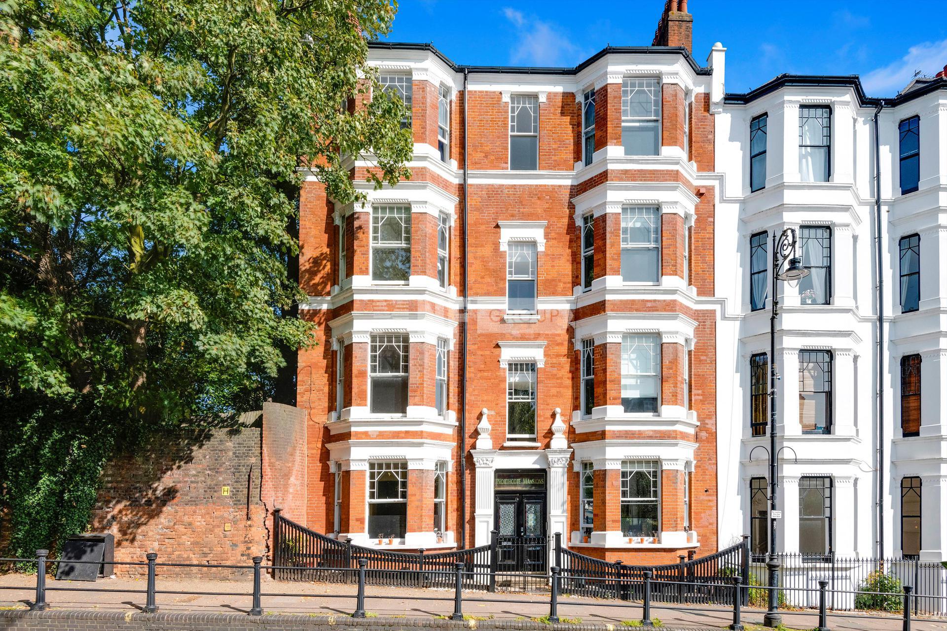 Квартира в Heath Street, London, NW3