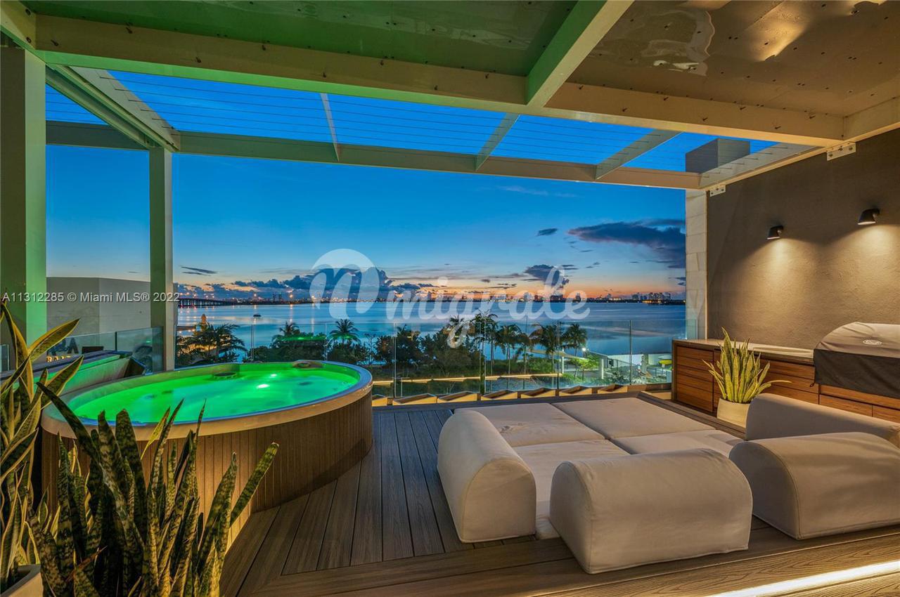 Вилла в 650 NE 32nd St, BH2 - Miami, Florida