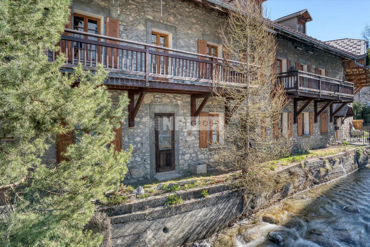 Двухуровневые апартаменты в Межеве (RSI012110307)