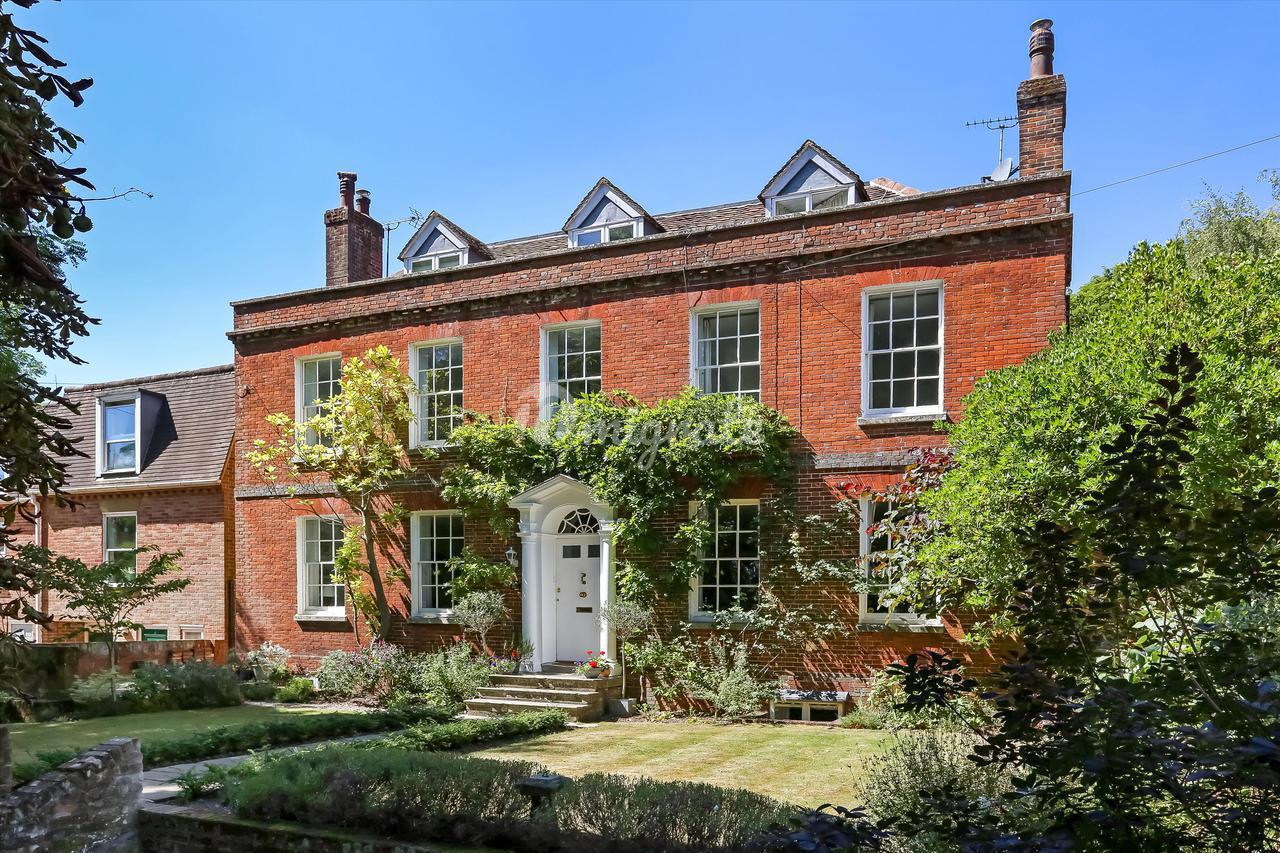 Вилла в Hyde House, Hyde Street, Winchester, Hampshire, SO23