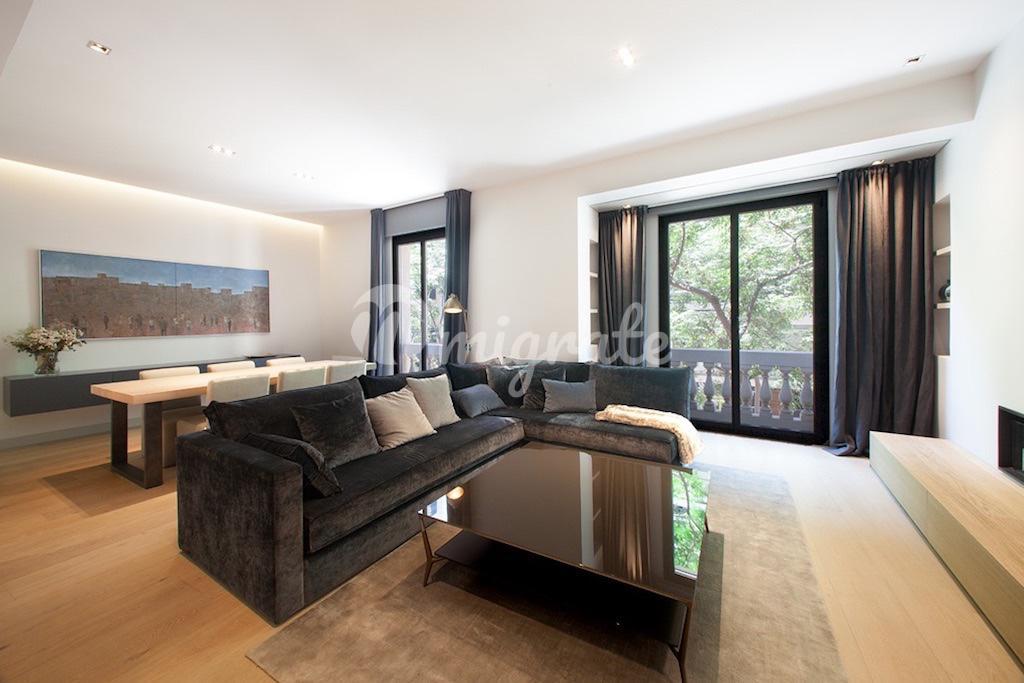 Квартира в престижном районе Барселоны в Испании