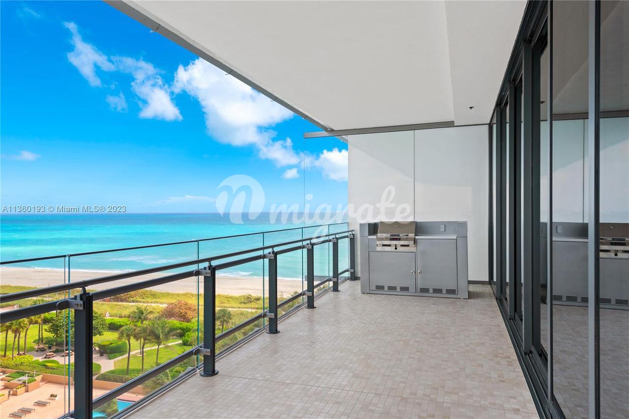 Кондоминиум в 8701 Collins Ave, 803 - Miami Beach, Florida