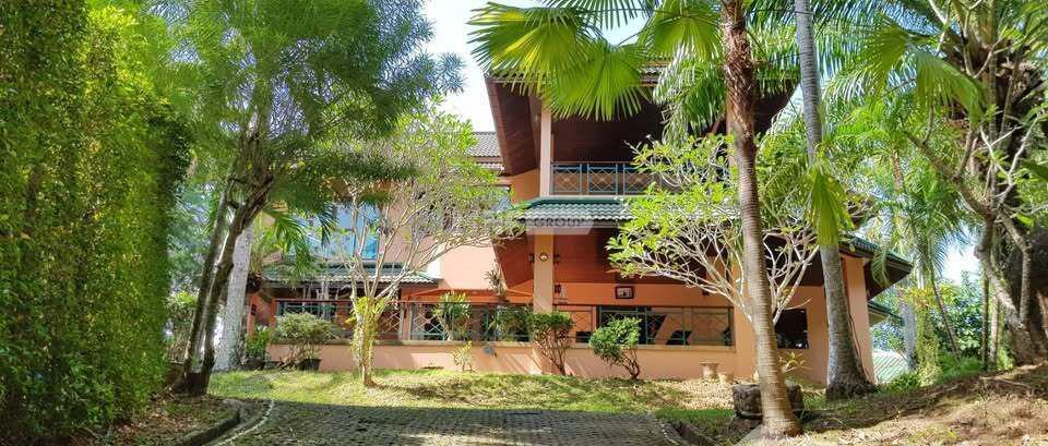 4-Bedroom Pool Mansion on 1 Rai Plot - Chalong