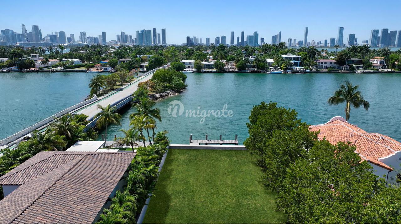 Земельный участок в 240 W Rivo Alto Dr - Miami Beach, Florida