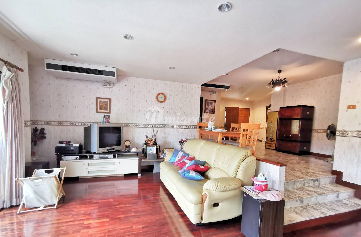 2 спален Кондо на продажу в Dusit Condominium (Dusit Condominium)