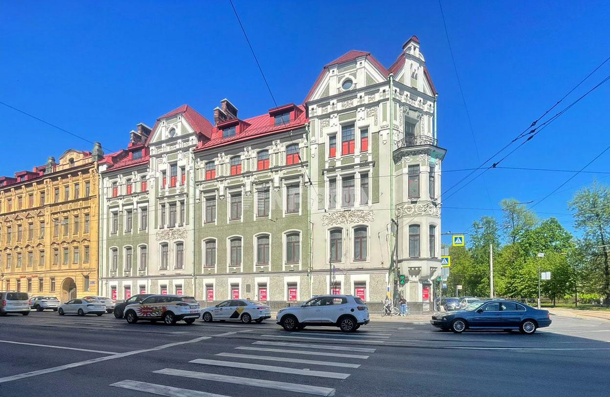 Добролюбова просп., д. 1/79 (Dobrolyubova prosp., d. 1/79)