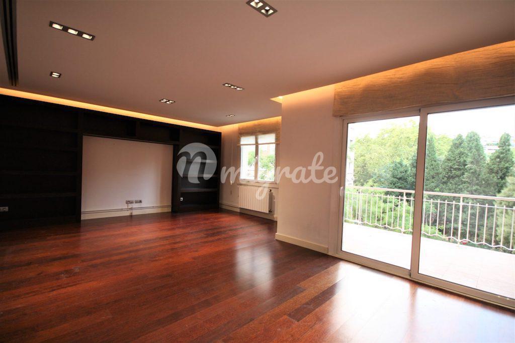 Квартира возле парка в Испании