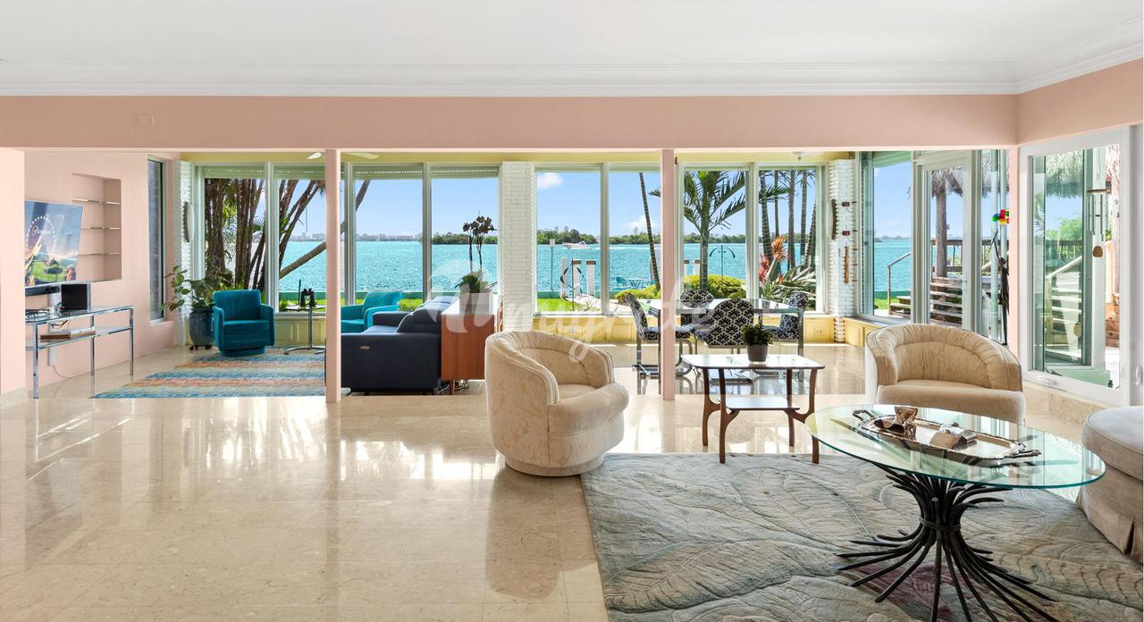 Вилла в 7351  Belle Meade Island Dr  - Miami, Florida