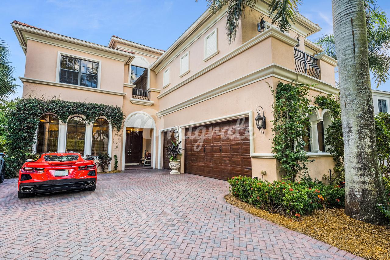 Вилла в 17914  Lake Azure Way - Boca Raton, Florida