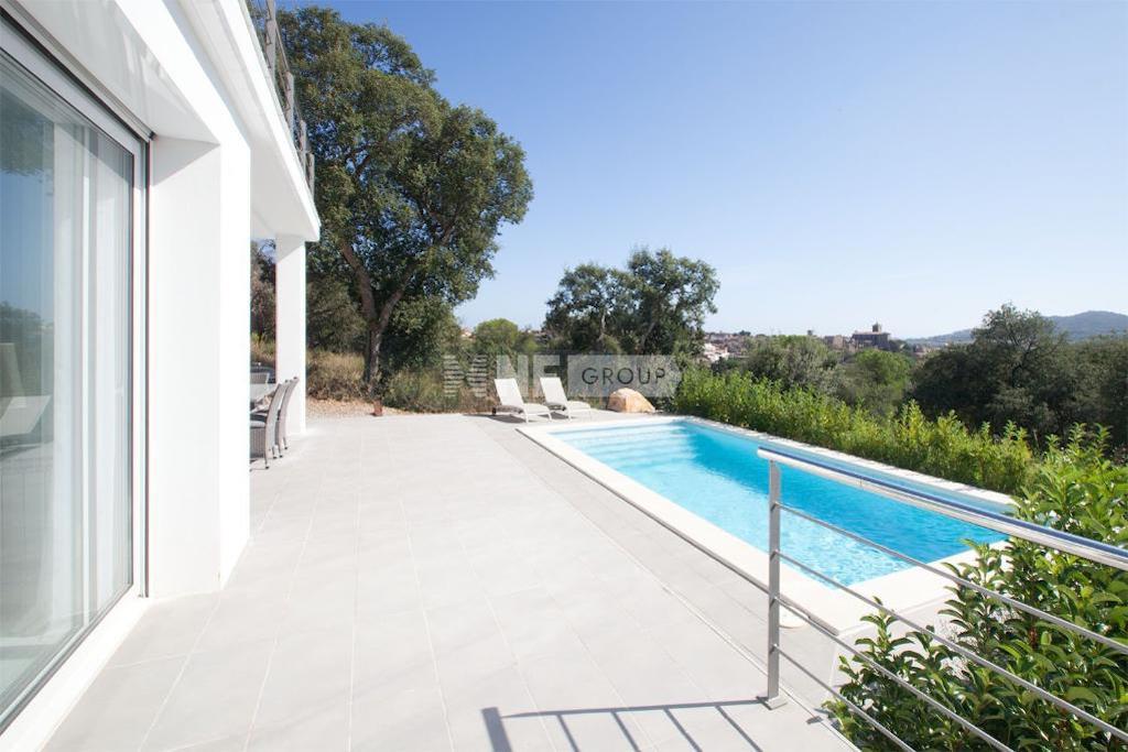 Вилла в Калонже в Испании