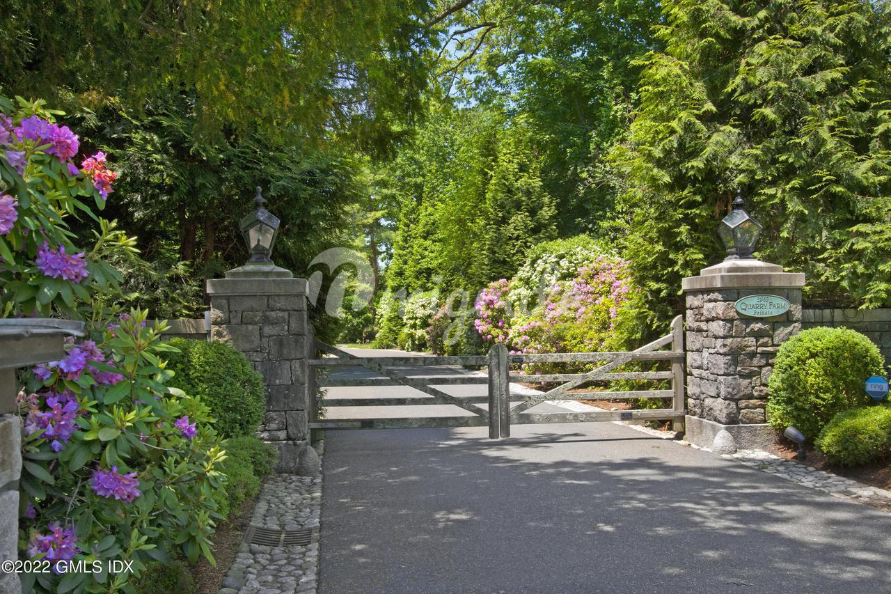 Земельный участок в 33 & 35 Meadow Wood Drive - Greenwich, Connecticut