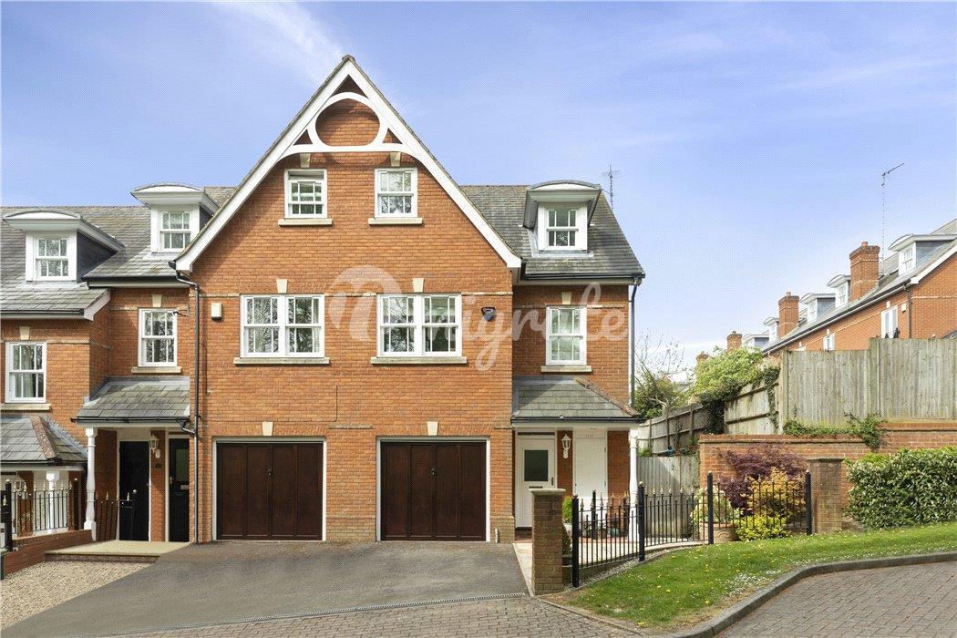 Вилла в Sells Close, Guildford, Surrey, GU1