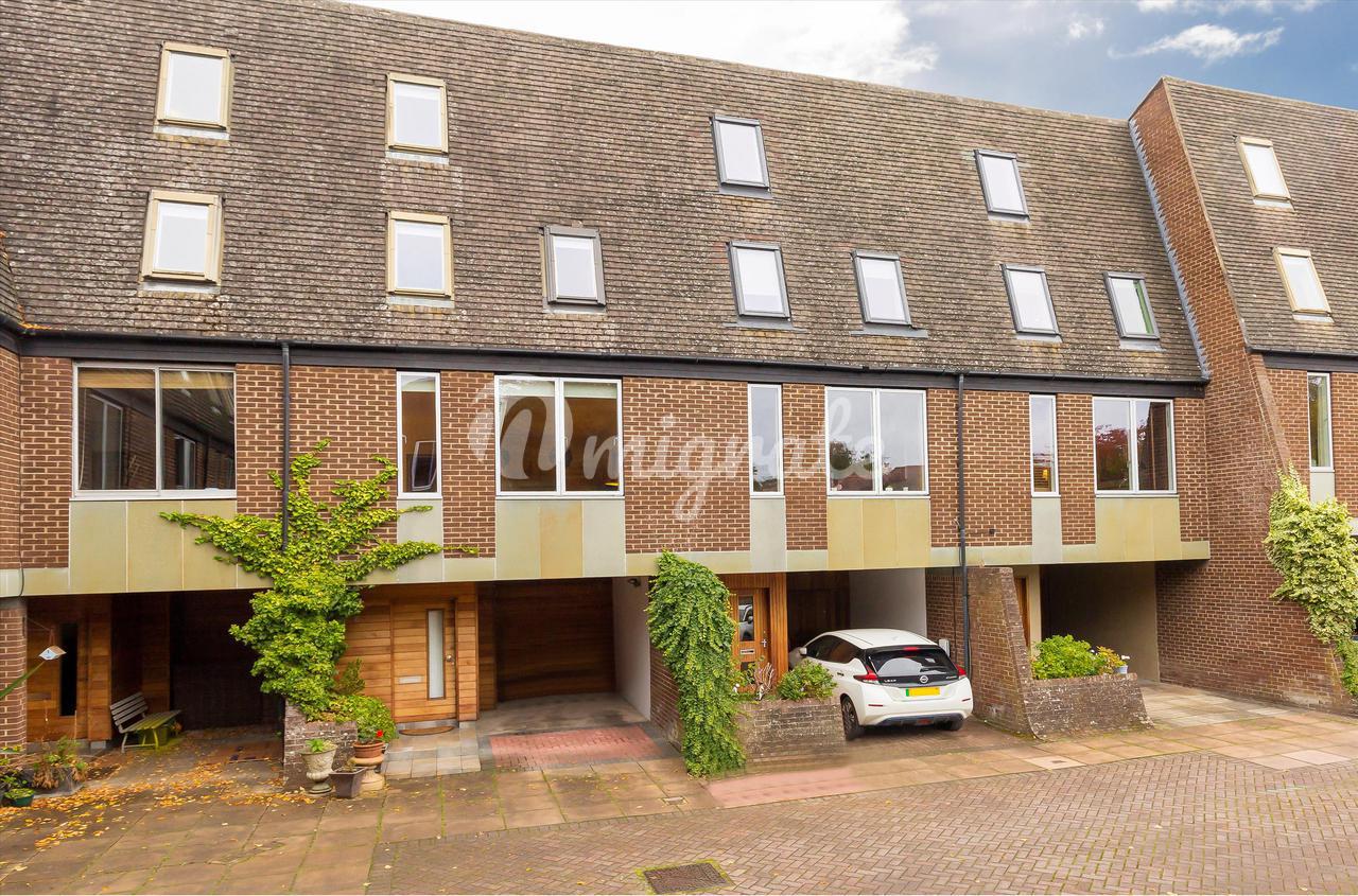 Вилла в Woodhall Road, Edinburgh, EH13