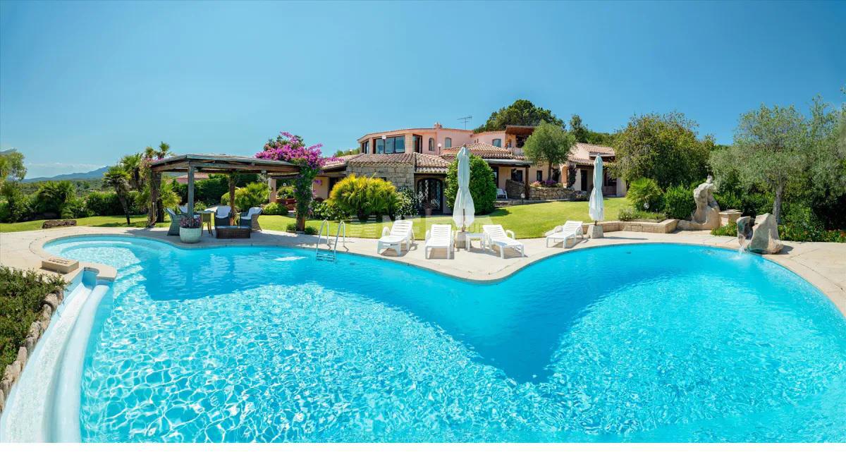 Прекрасная вилла на Изумрудном побережье (rsi012046091)