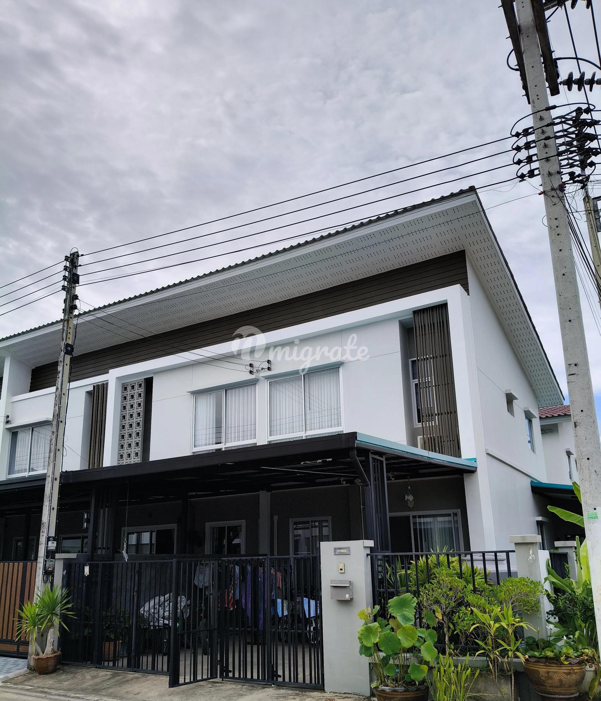 Cozy Double-Storey Corner Townhouse At Thalang