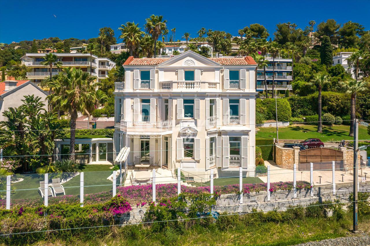 Продажа - Вилла в Cannes, Alpes-Maritimes, Provence-Alpes-Côte d`Azur - в  Каннах во Франции, цена € 2 500 000 | KF.expert