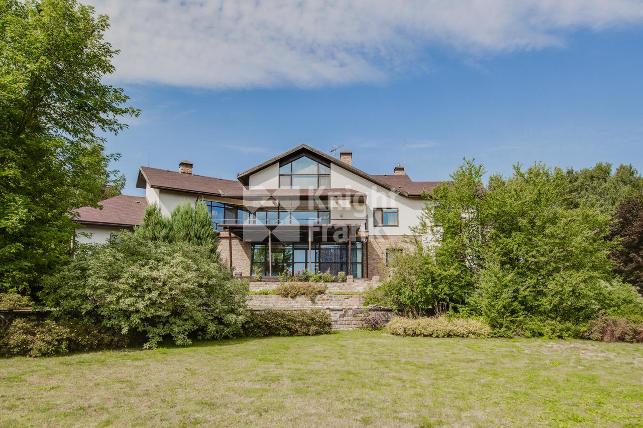 Загородный 🏠 дом 1100 м² в поселке Мякинино(остров) на  Новорижском шоссе, цена 300 млн. руб. | Лот hs9912635