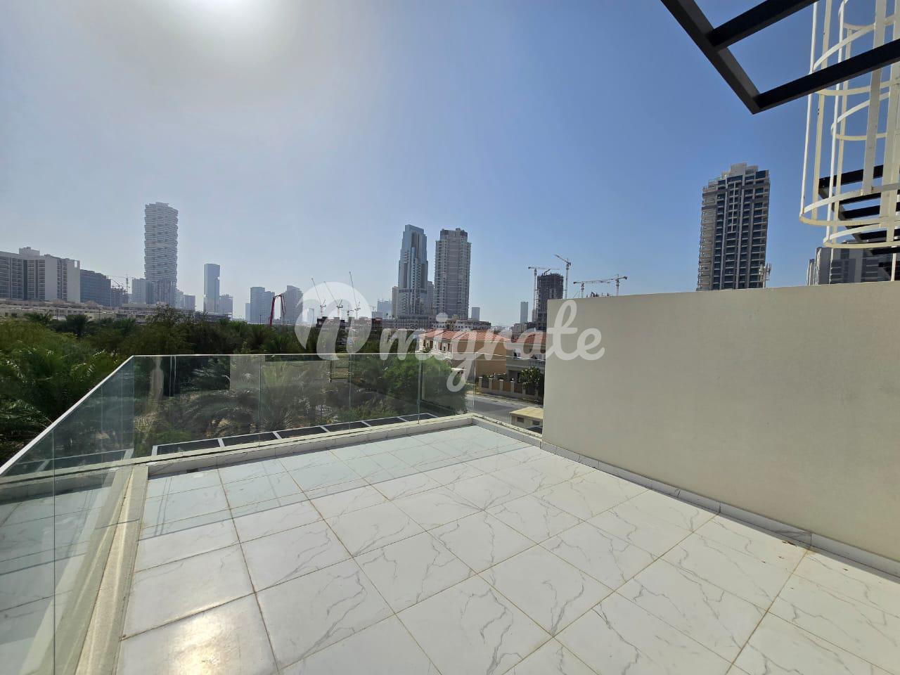 Таунхаус с 3 спальнями в JVC (Townhouse 3BR in JVC)