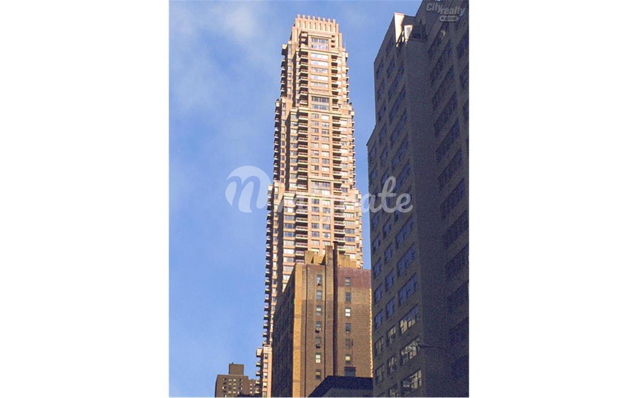 Кондоминиум в 200 E 69TH ST, 42B - Lenox Hill, New York