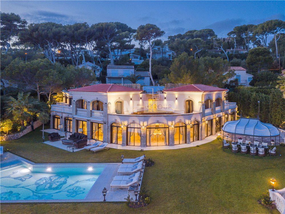 Вилла в Антибе