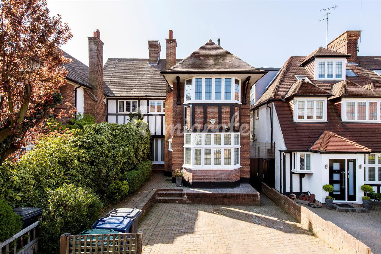 Вилла в Dunstan Road, London, NW11