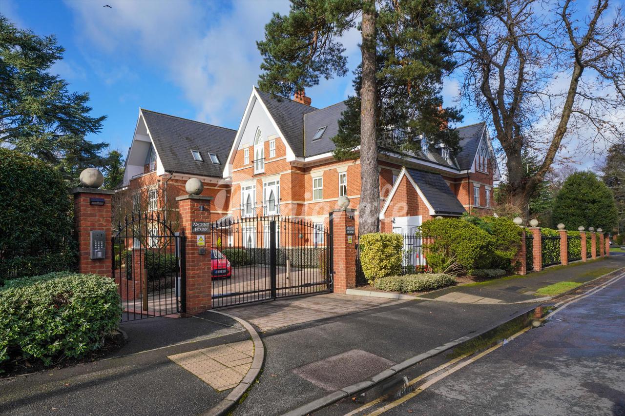 Квартира в Ascent House, 2 Ellesmere Road, Weybridge, Surrey, KT13