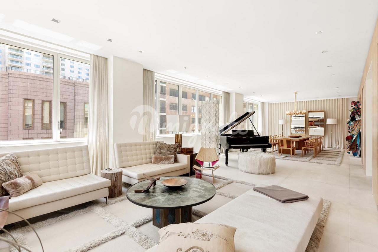 Кондоминиум в Loft 67, 219 E 67TH ST, 4THFLOOR - Lenox Hill, New York