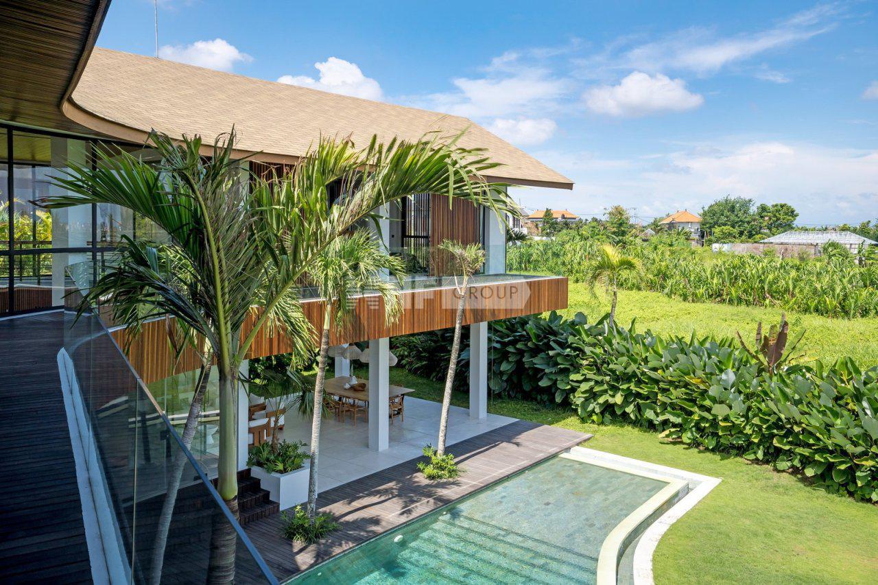 Expansive Luxury Villa with Resort-Style Living in Tumbak Bayuh