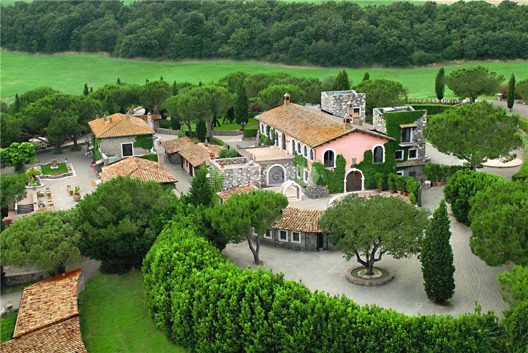 Поместье на озере Браччано