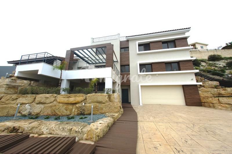 Современная вилла в элитном районе