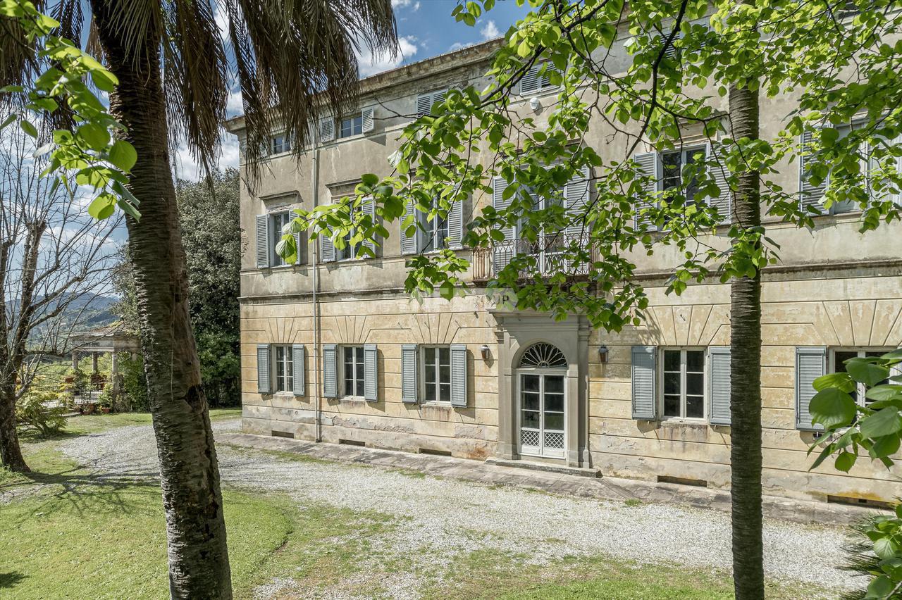 Вилла в Ponte a Moriano, Lucca, Tuscany