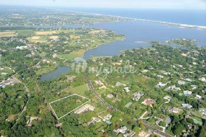 Земельный участок в 21 Old Country Rd - Water Mill North, New York