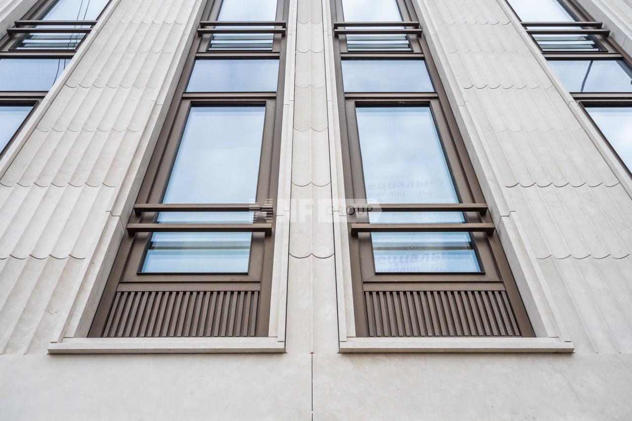 «Лаврушинский» (Lavrushinskiy)